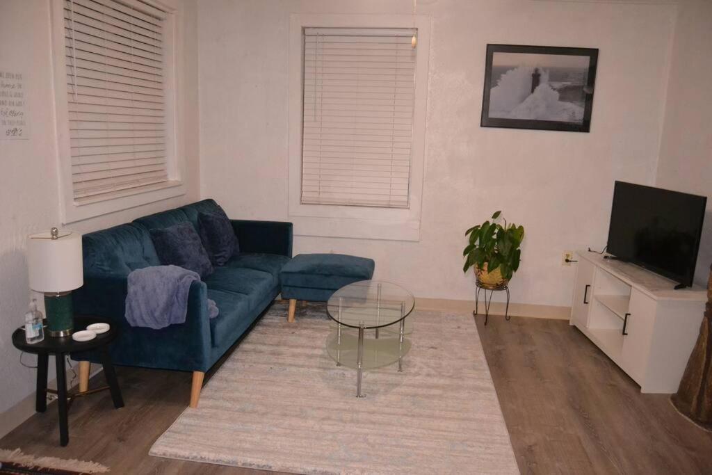 Bright And Cozy Lighthouse Cottage In Greenville Sc 外观 照片