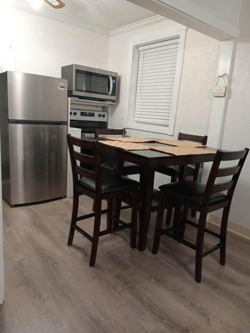 Bright And Cozy Lighthouse Cottage In Greenville Sc 外观 照片
